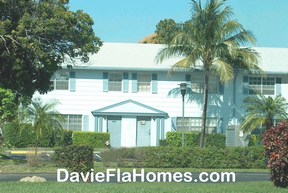 Arrowhead Townhomes in Davie Florida