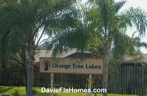 Oak Tree Lakes in Davie Florida
