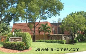 Ridgewood townhouses in Davie Florida