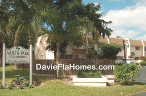 Arista Park Townhouses in Davie Florida