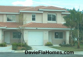 Davie Manor Townhomes at Palm Garden Park in Davie FL