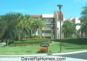 Sabal Palm condos at Pine Island Ridge in Davie Florida