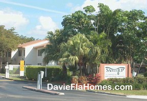 Saddle Up townhouses in Davie Florida