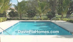 Pool at Villas of Rolling Hills in Davie